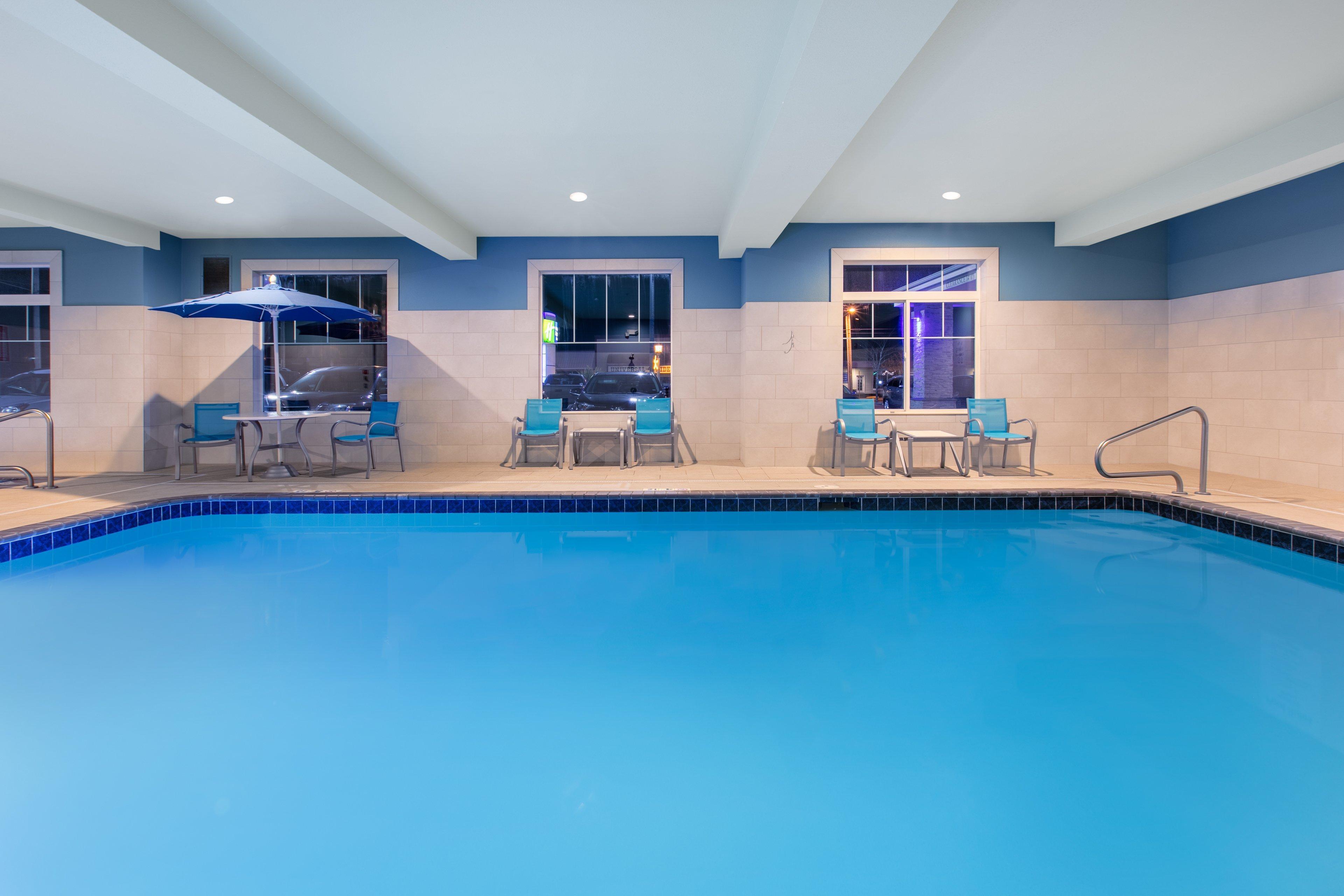 Holiday Inn Express Hotel & Suites Seaside Convention Center By Ihg Exterior photo