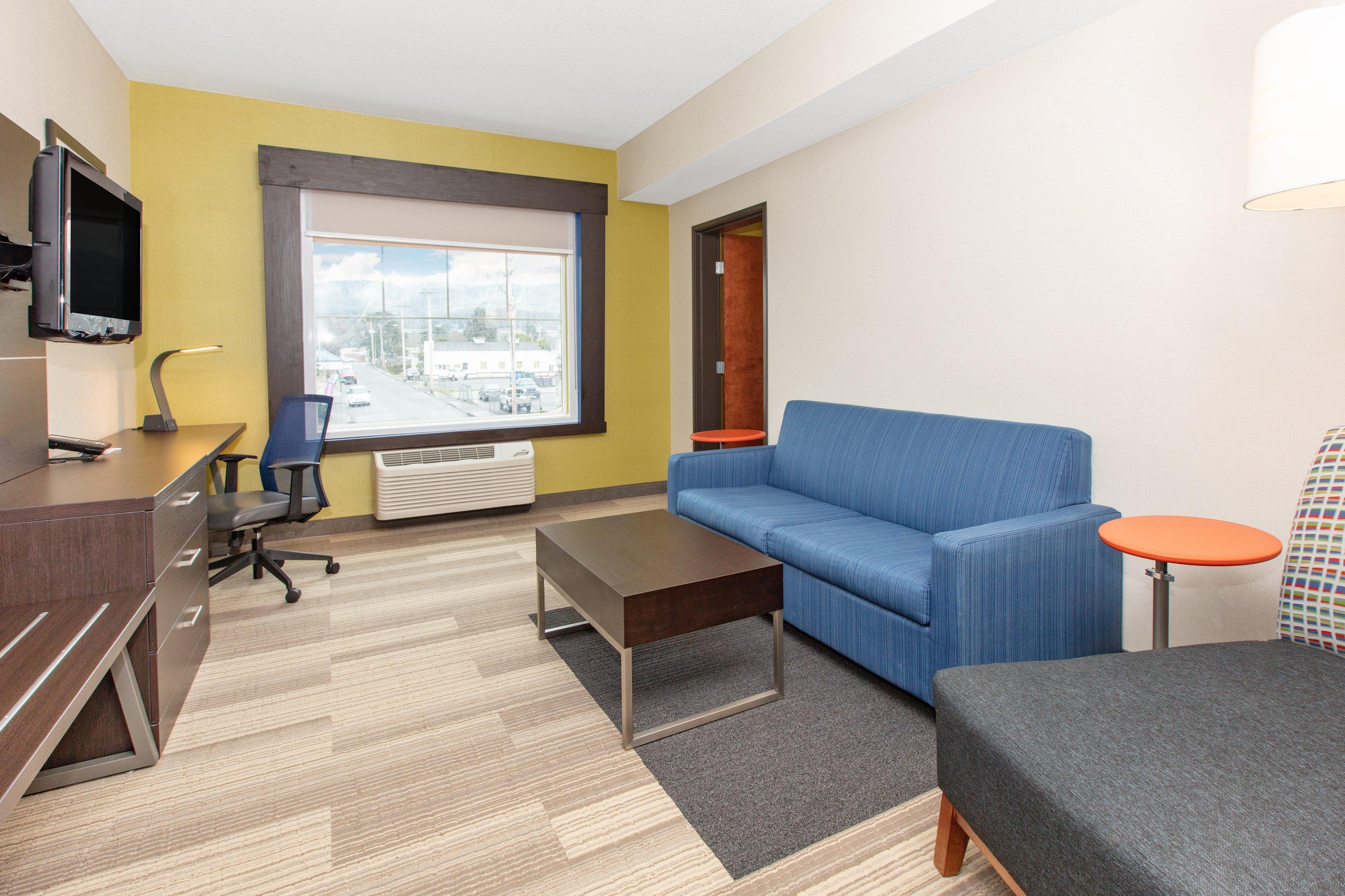 Holiday Inn Express Hotel & Suites Seaside Convention Center By Ihg Exterior photo