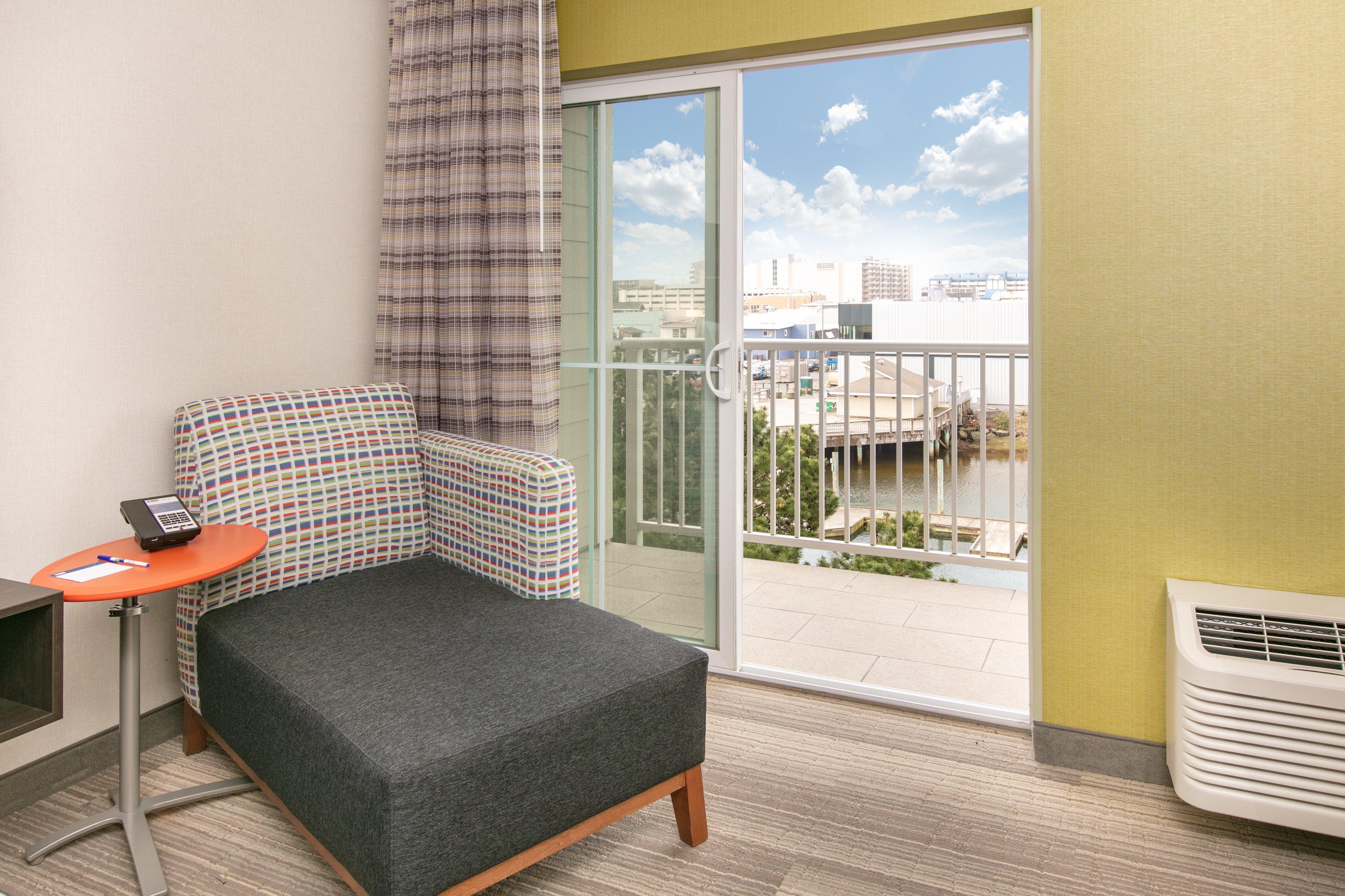 Holiday Inn Express Hotel & Suites Seaside Convention Center By Ihg Exterior photo
