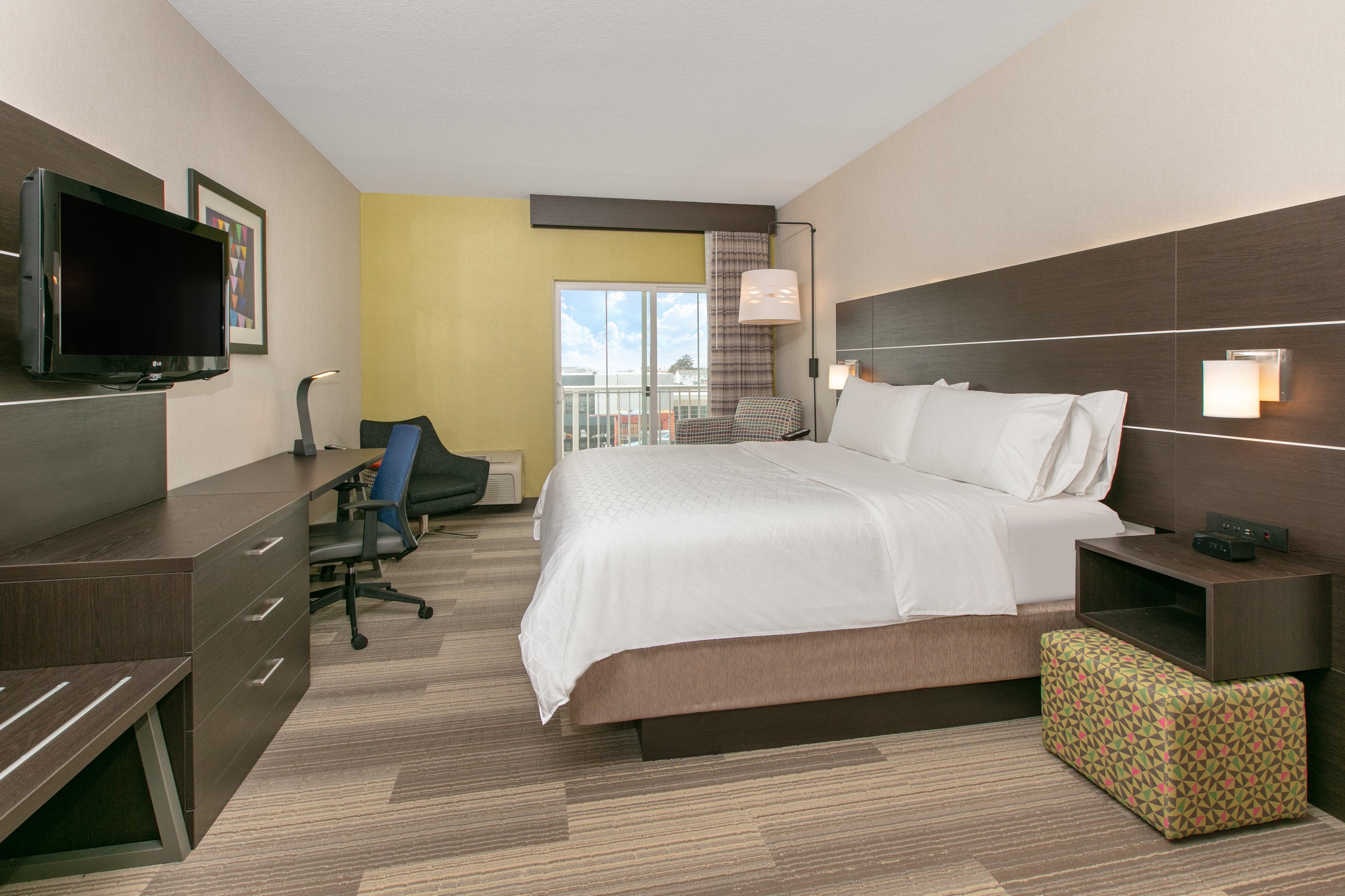 Holiday Inn Express Hotel & Suites Seaside Convention Center By Ihg Exterior photo