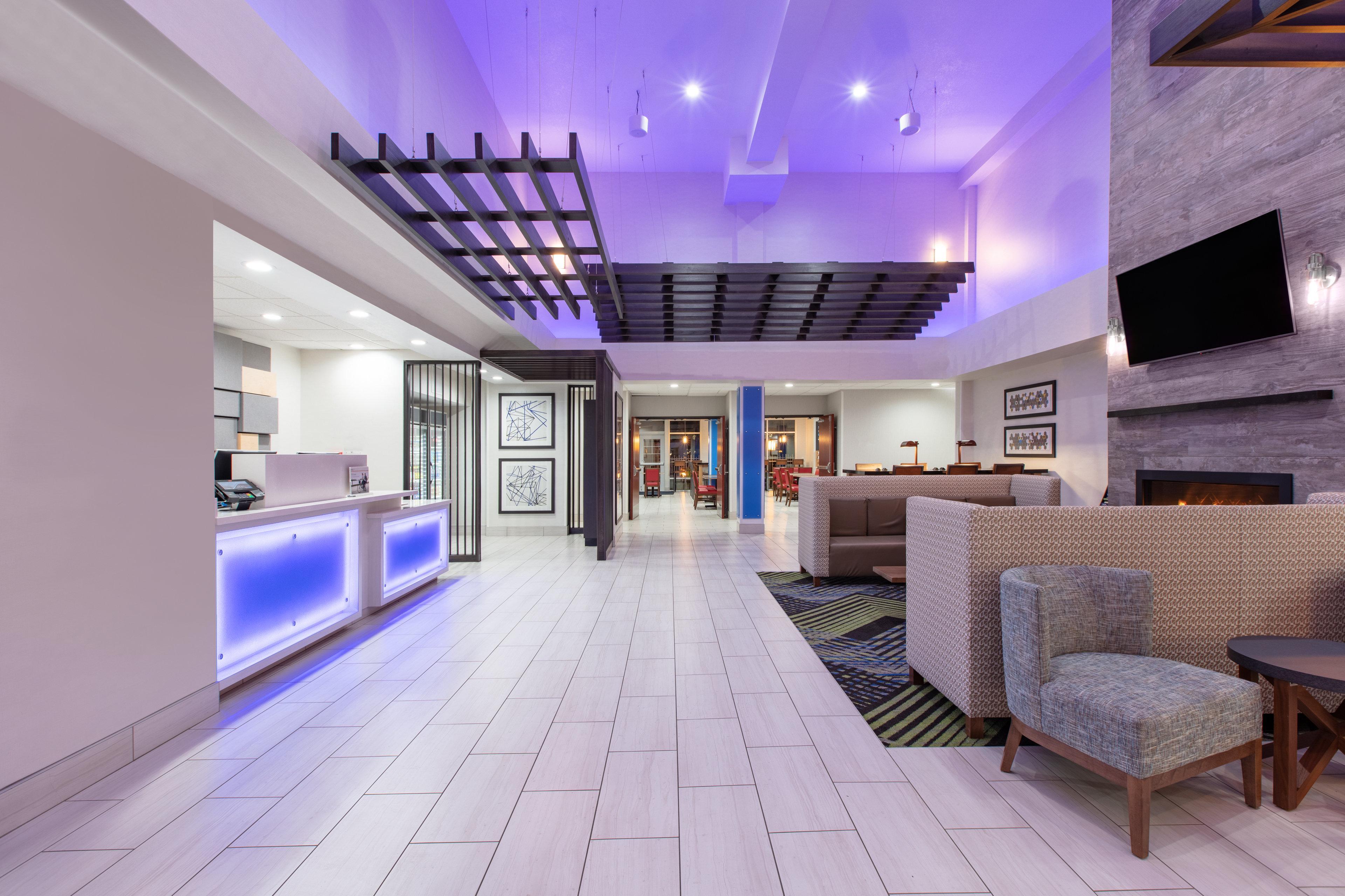 Holiday Inn Express Hotel & Suites Seaside Convention Center By Ihg Exterior photo