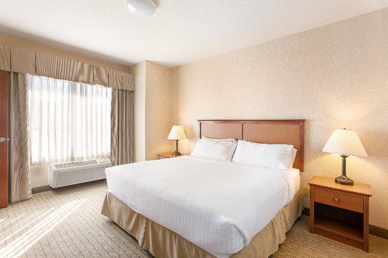 Holiday Inn Express Hotel & Suites Seaside Convention Center By Ihg Exterior photo